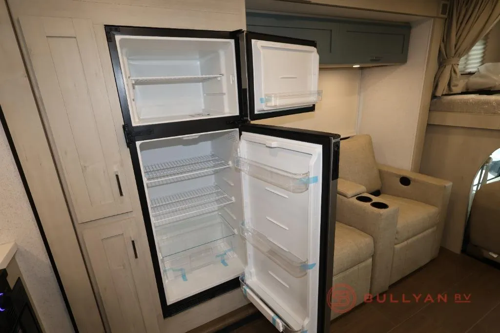 2027 Winnebago Sunflyer 26FE - Photo 3