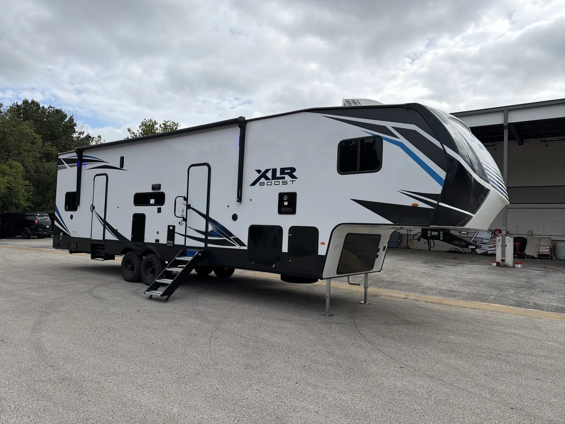 2024 Forest River XLR Boost 363BX - Photo 3