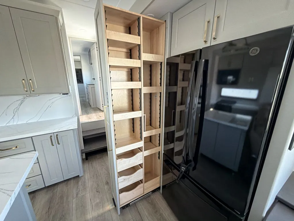 2026 Brinkley Model G 4150, Photos photo 17