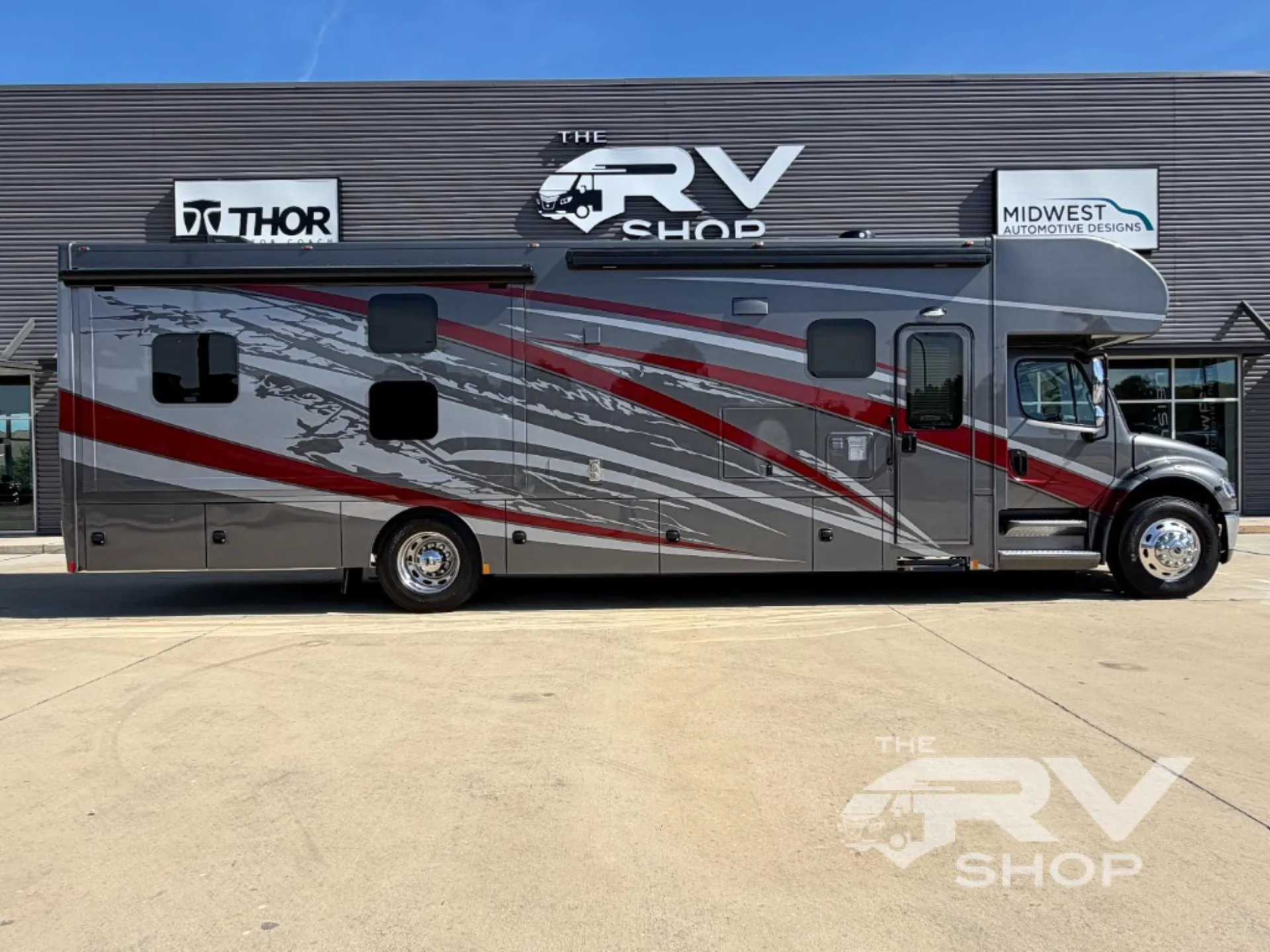 2022 Renegade RV Valencia 38BB - Photo 3