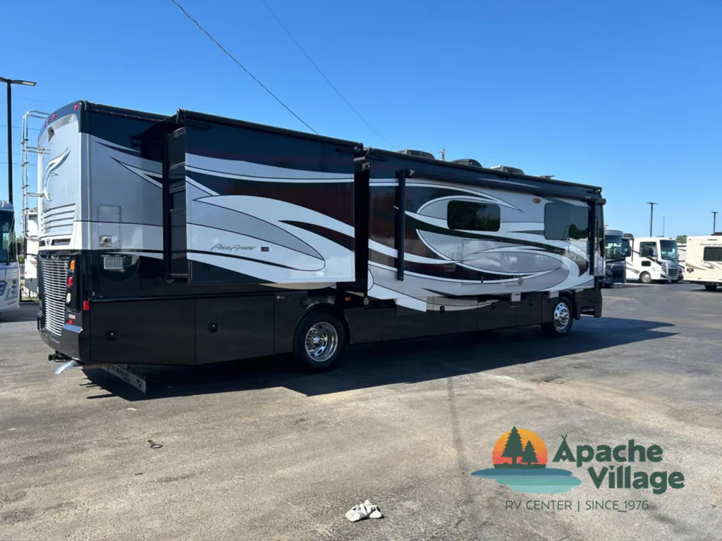 2017 Fleetwood Pace Arrow LXE 38F, Photos photo 3