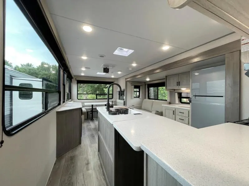 2026 Coachmen RV Catalina Legacy Edition 283RNR - Photo 3