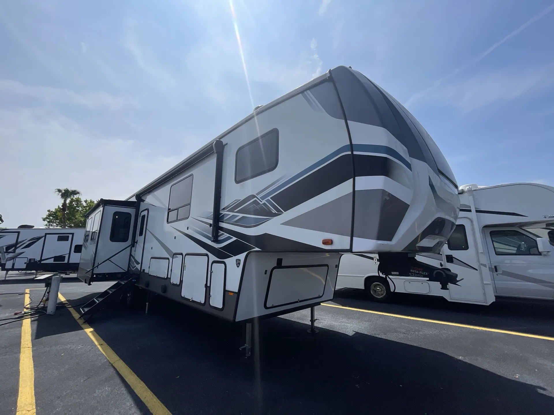 2023 Heartland Milestone 377MB