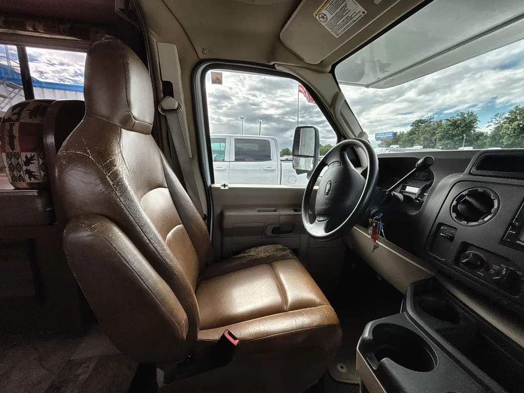 2013 Forest River Sunseeker 3050S, Photos photo 35