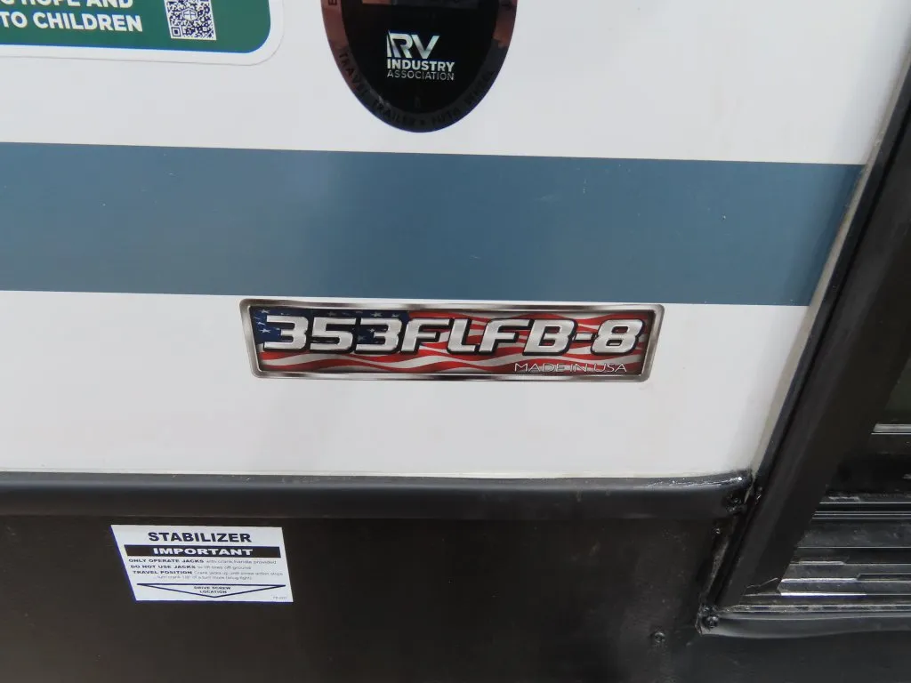 2026 Forest River Salem Villa 353FLFB — Photo 7