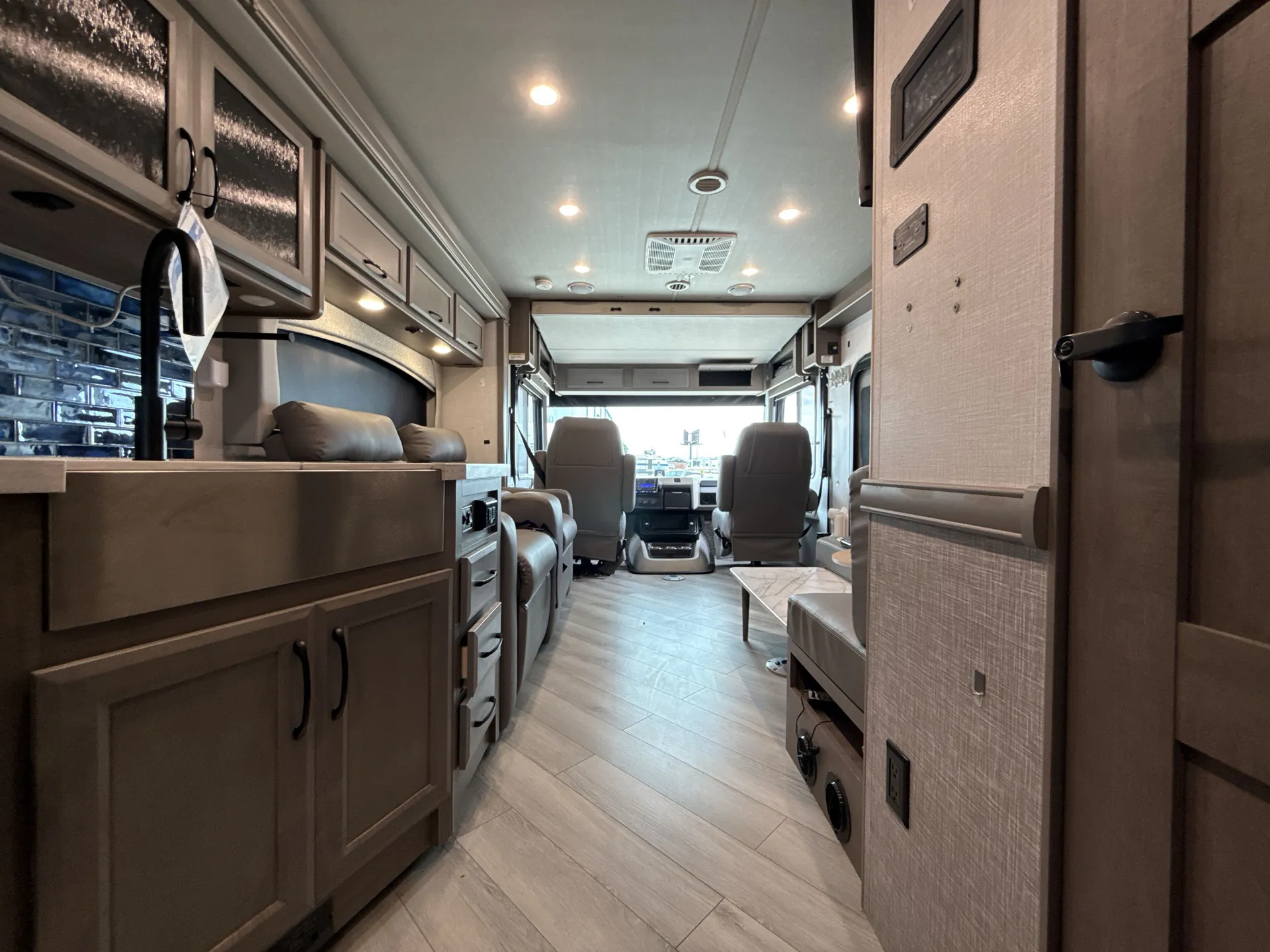 2024 Fleetwood Fortis 36Y — living area main