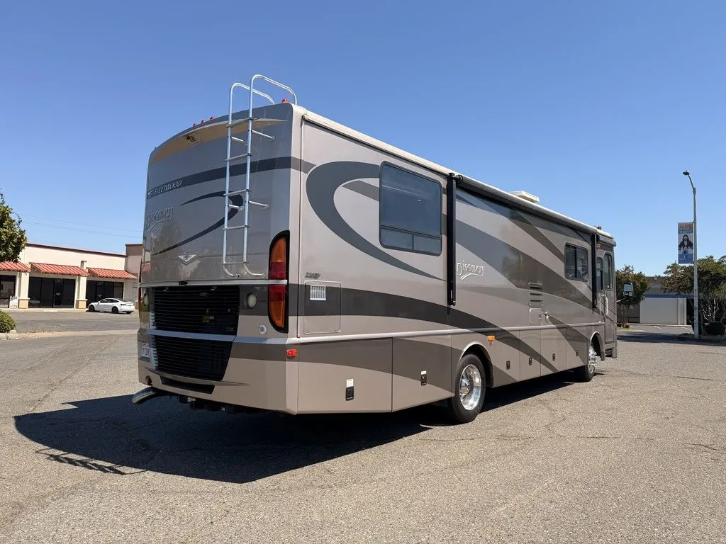 2004 FLEETWOOD DISCOVERY 35M - Photo 4