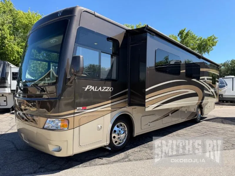 2015 Thor Motor Coach Palazzo Used    36.1 - Photo 3