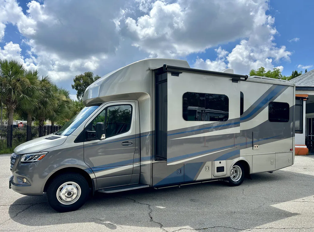 2021 Tiffin Wayfarer 25 SW, Photos photo 18