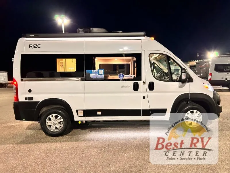 2026 Thor Motor Coach Rize 18M - Photo 3