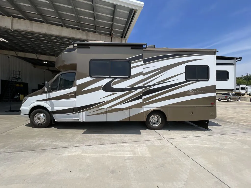 2017 Tiffin Wayfarer 24 QW - Photo 4