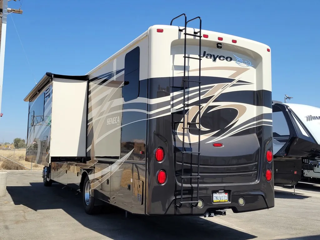 2016 Jayco Seneca 37RB - Photo 4
