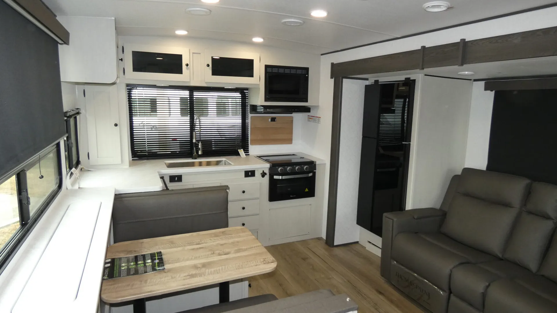 2026 Coachmen Northern Spirit Ultra Lite 2560RK - Photo 3