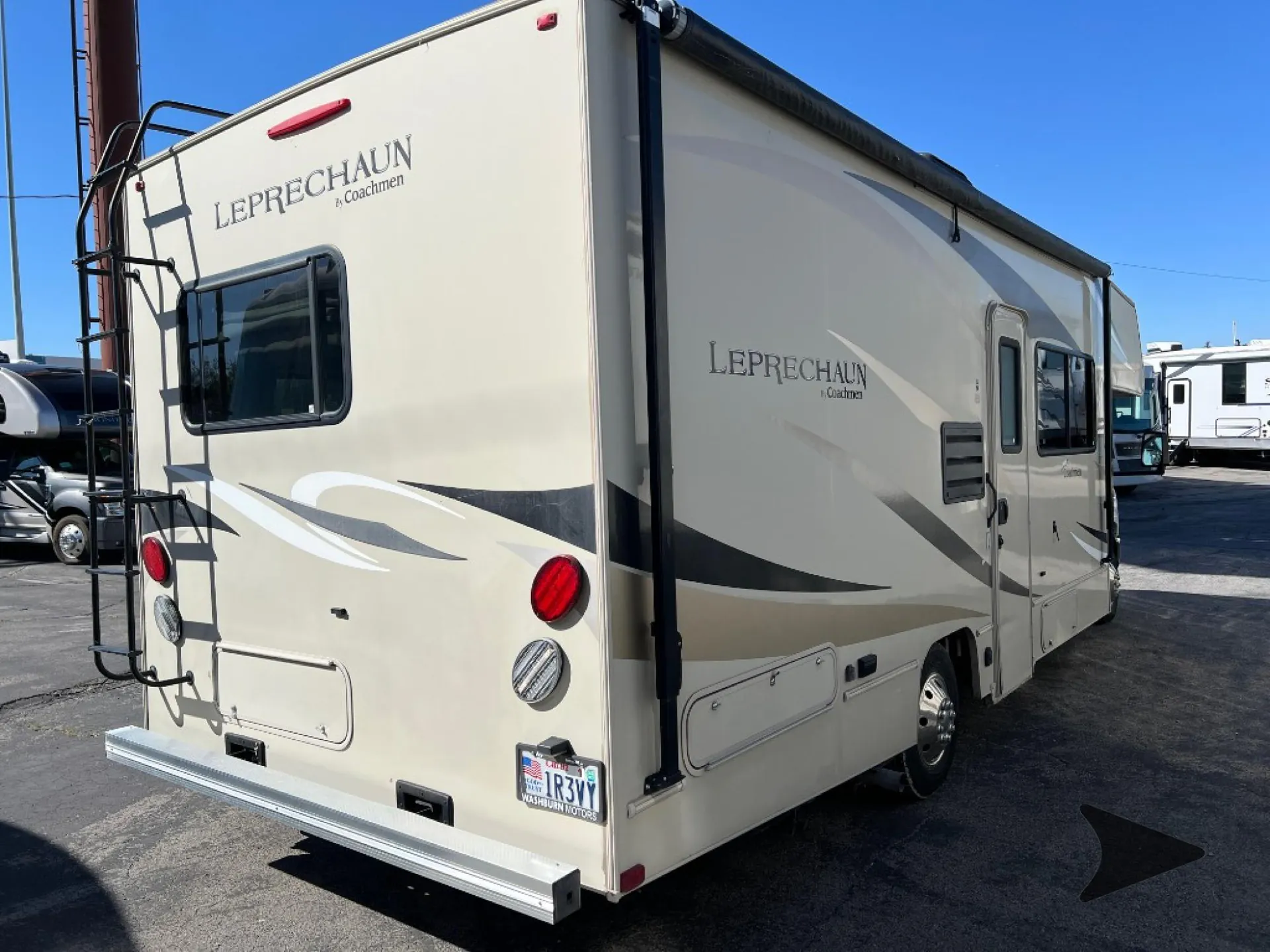 2019 Coachmen Leprechaun 260RS - Photo 4