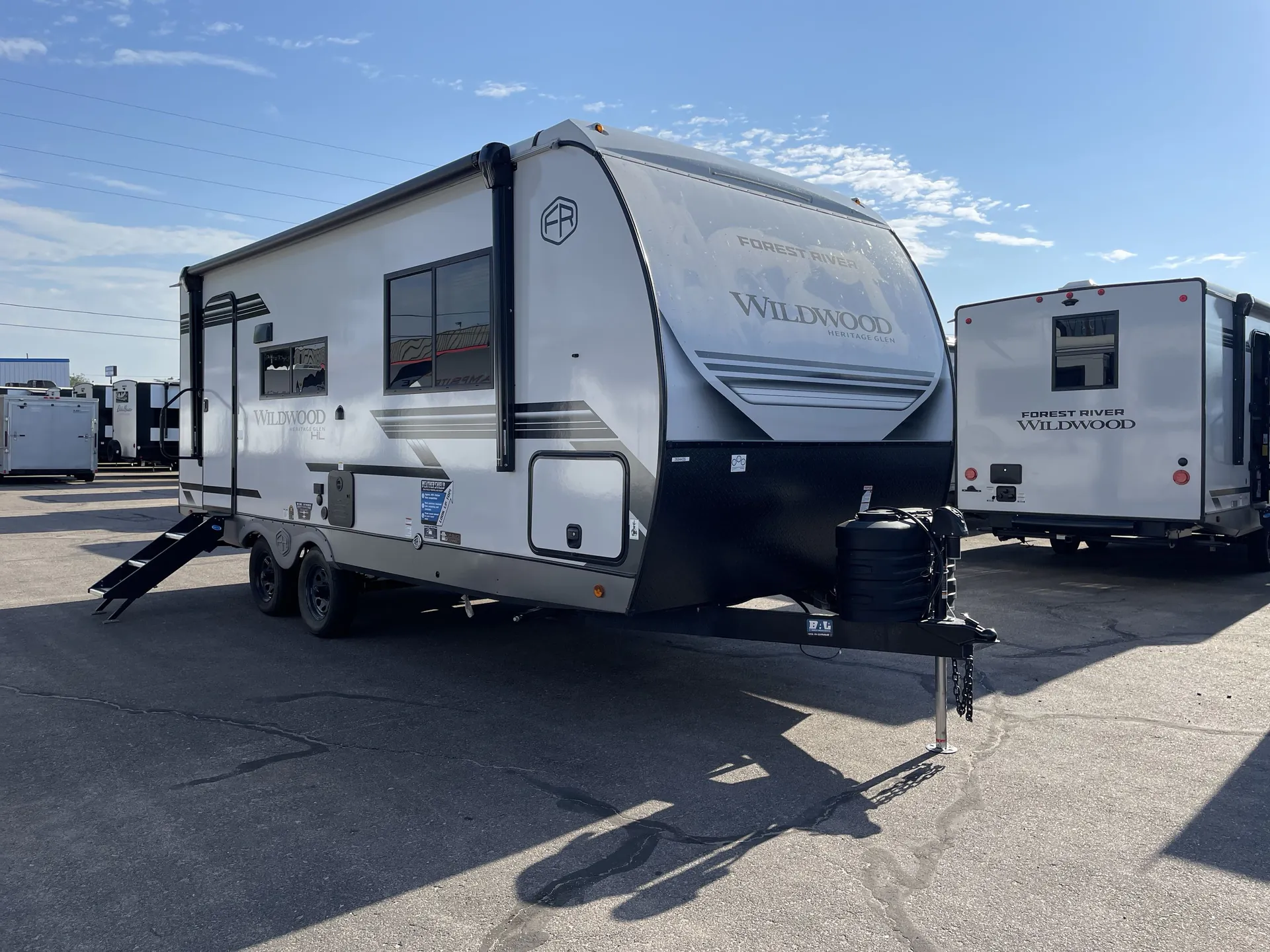 2027 Forest River Wildwood Heritage Glen Hyper-Lyte 21RBHL dealer photo 1 from Camping World
