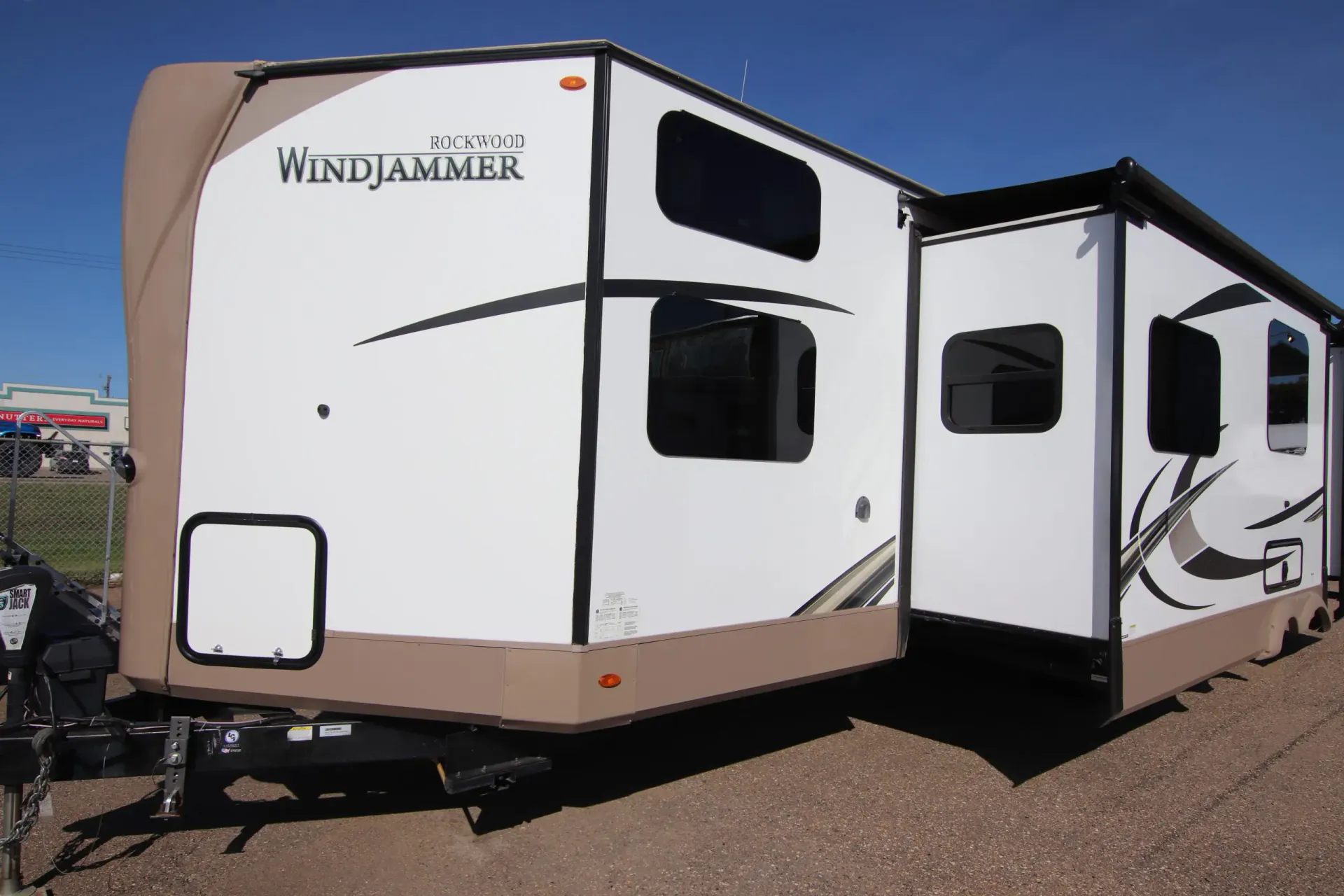 2018 Forest River Rockwood Windjammer 3006V - Photo 2