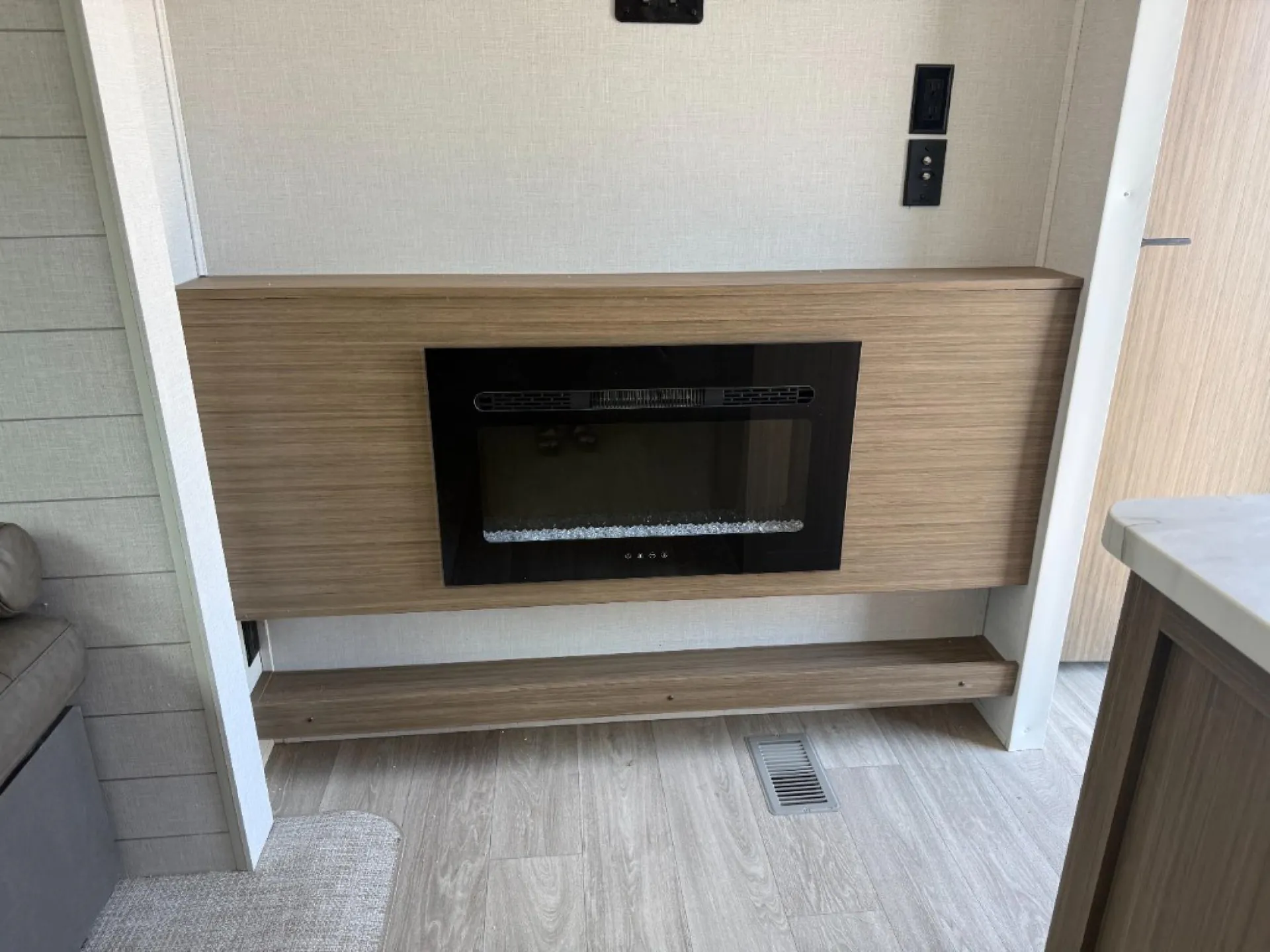 2027 Forest River Wildwood 31KQBTS — Photo 5