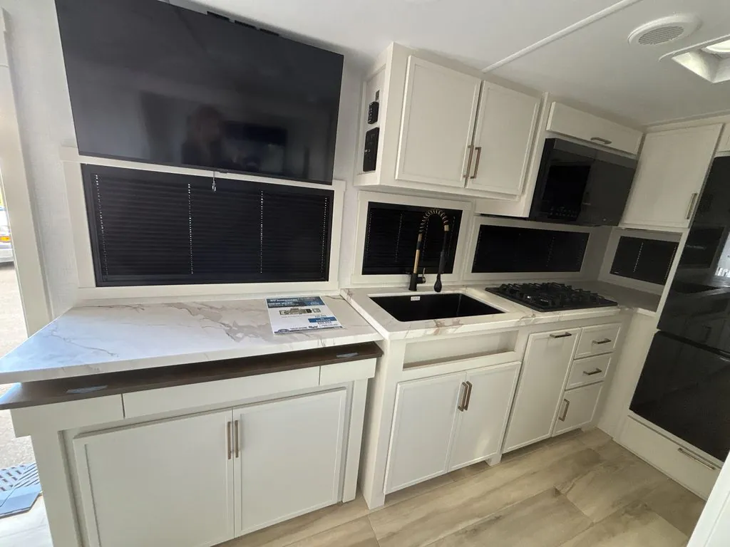 2026 Brinkley Model Ix 20X, Photos photo 7
