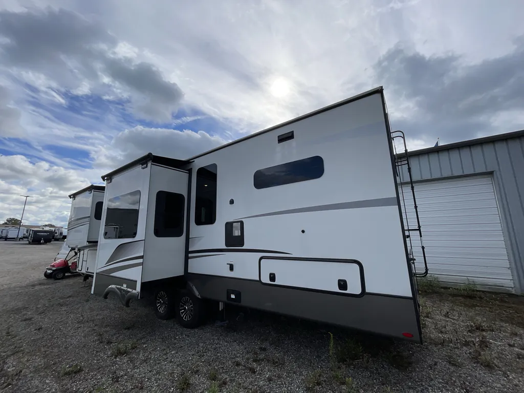2024 Keystone Montana 3901RK, Photos photo 6