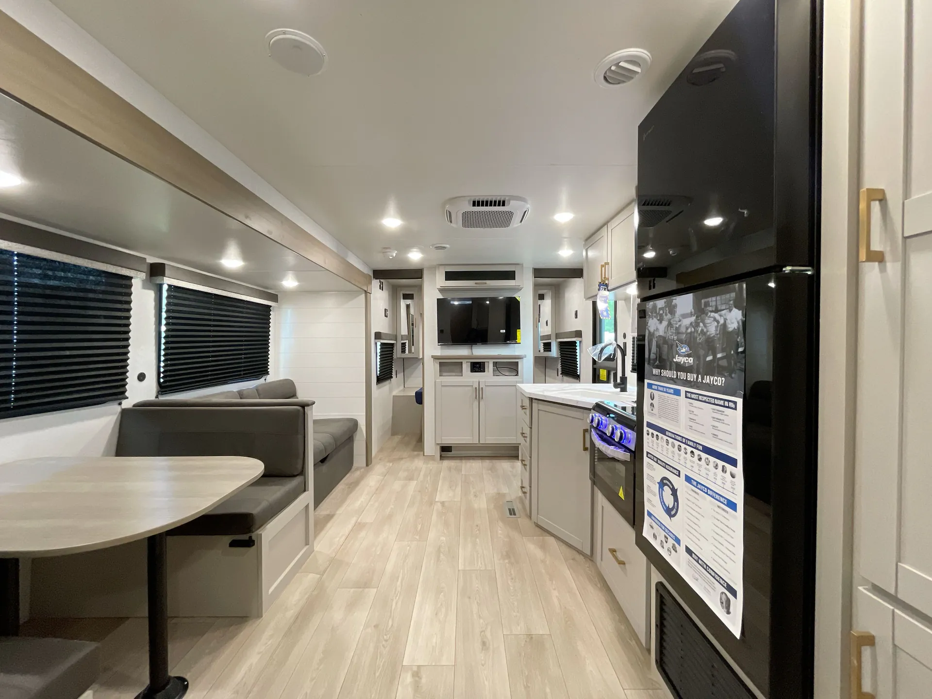 2027 Jayco Jay Flight 261BHSW — living area main