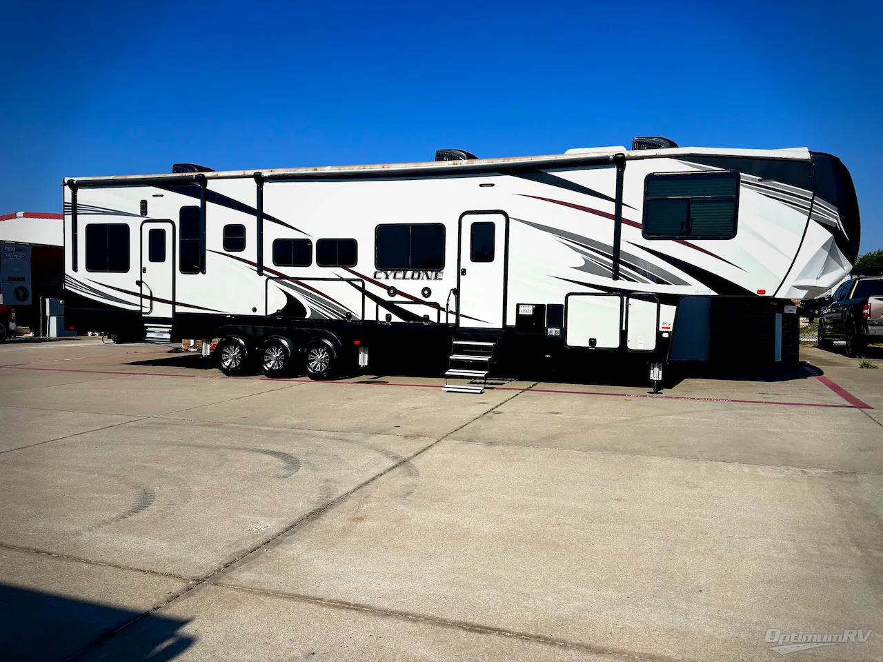 2019 Heartland Cyclone 4115 - Photo 2