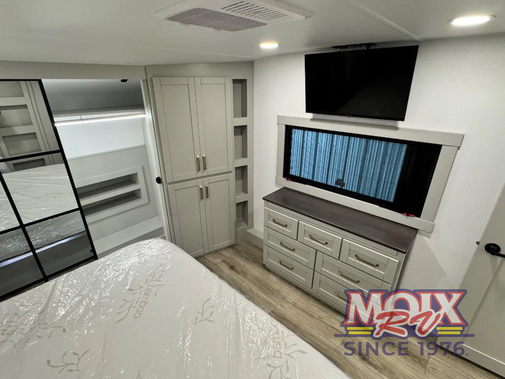 2026 Brinkley Model Z 3600, Photos photo 62