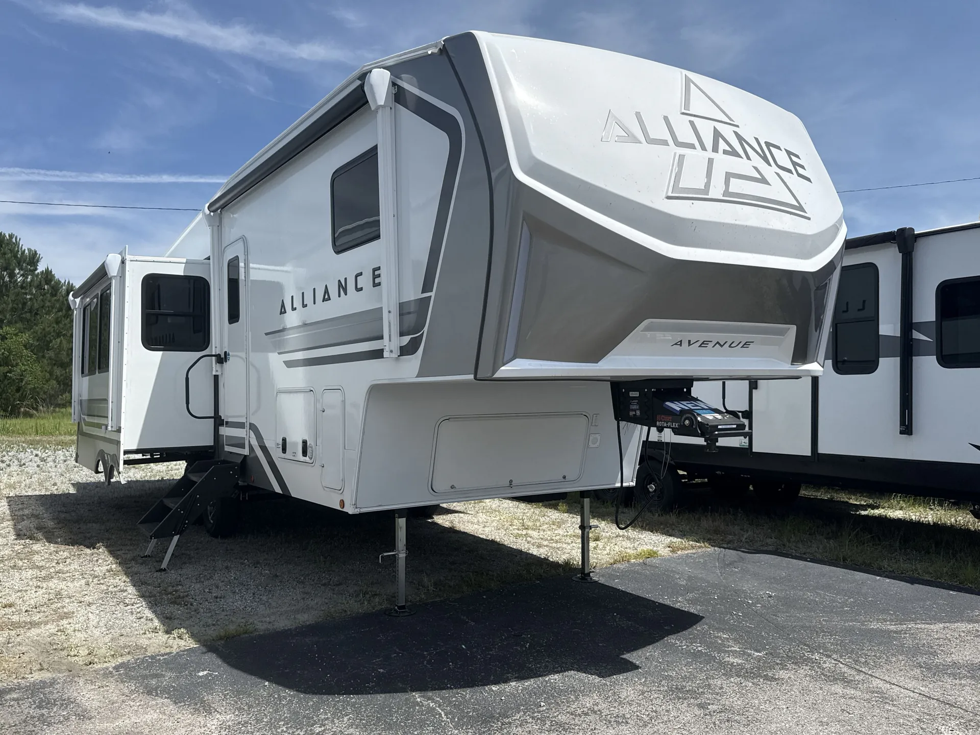 2027 Alliance RV Avenue 29RL - Photo 2
