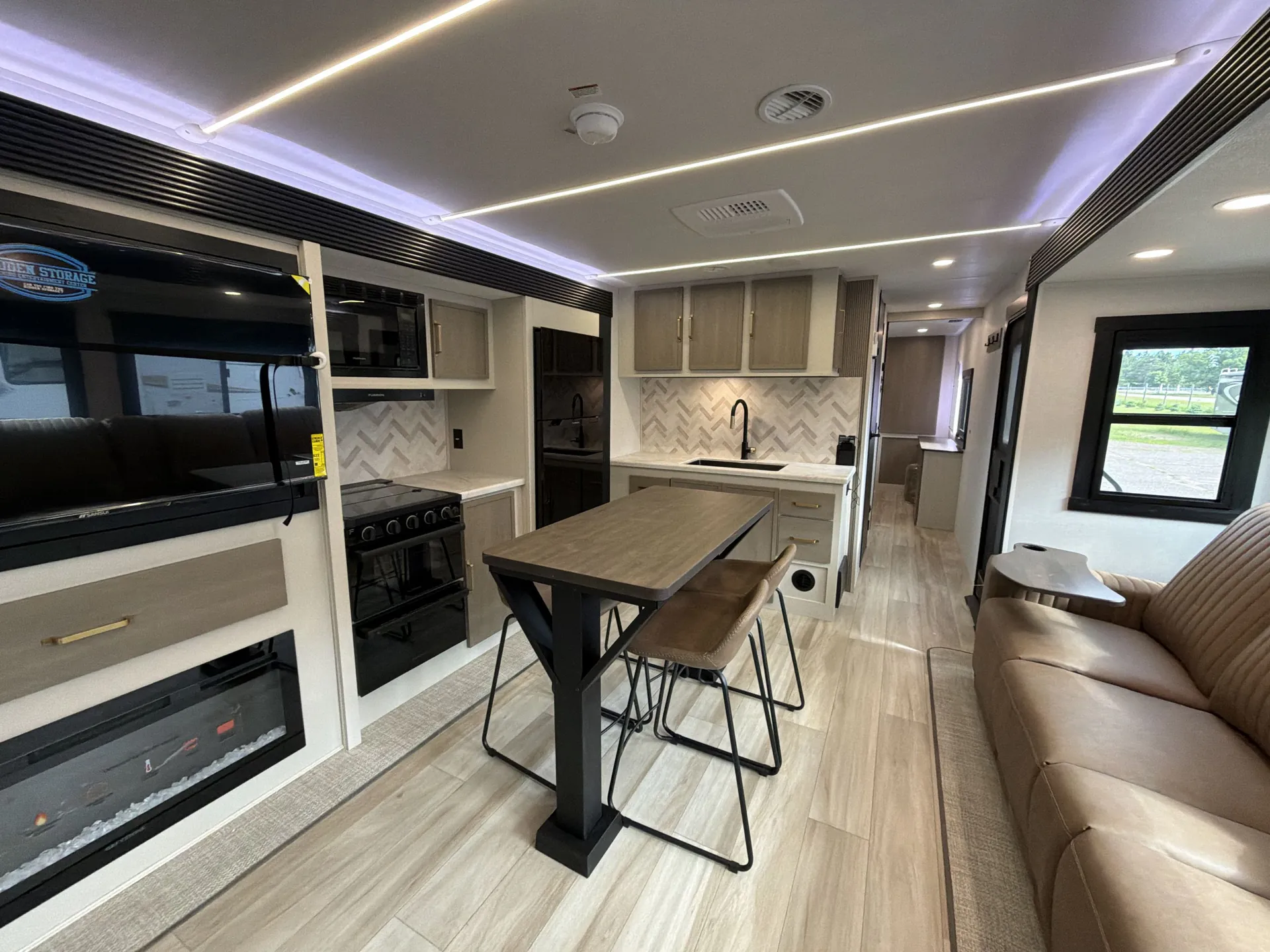 2027 Forest River Wildwood Heritage Glen 301FAM — living area main