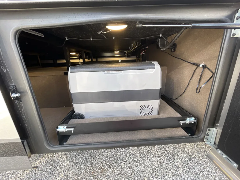 2027 Entegra Coach Accolade 37K, Photos photo 3