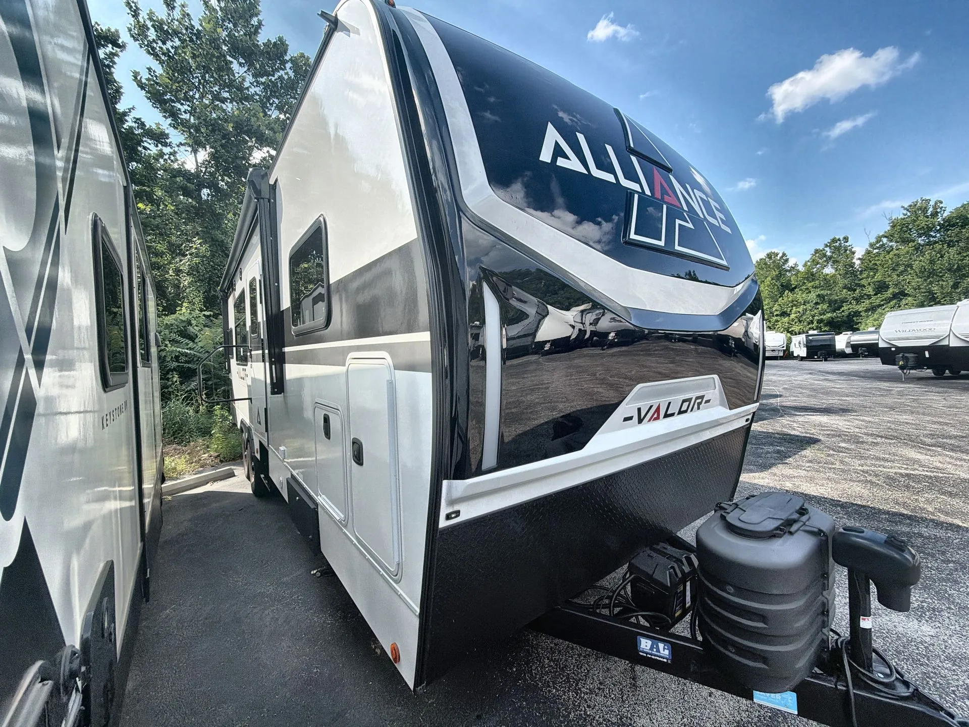2026 Alliance RV Valor 27T14 - Photo 2