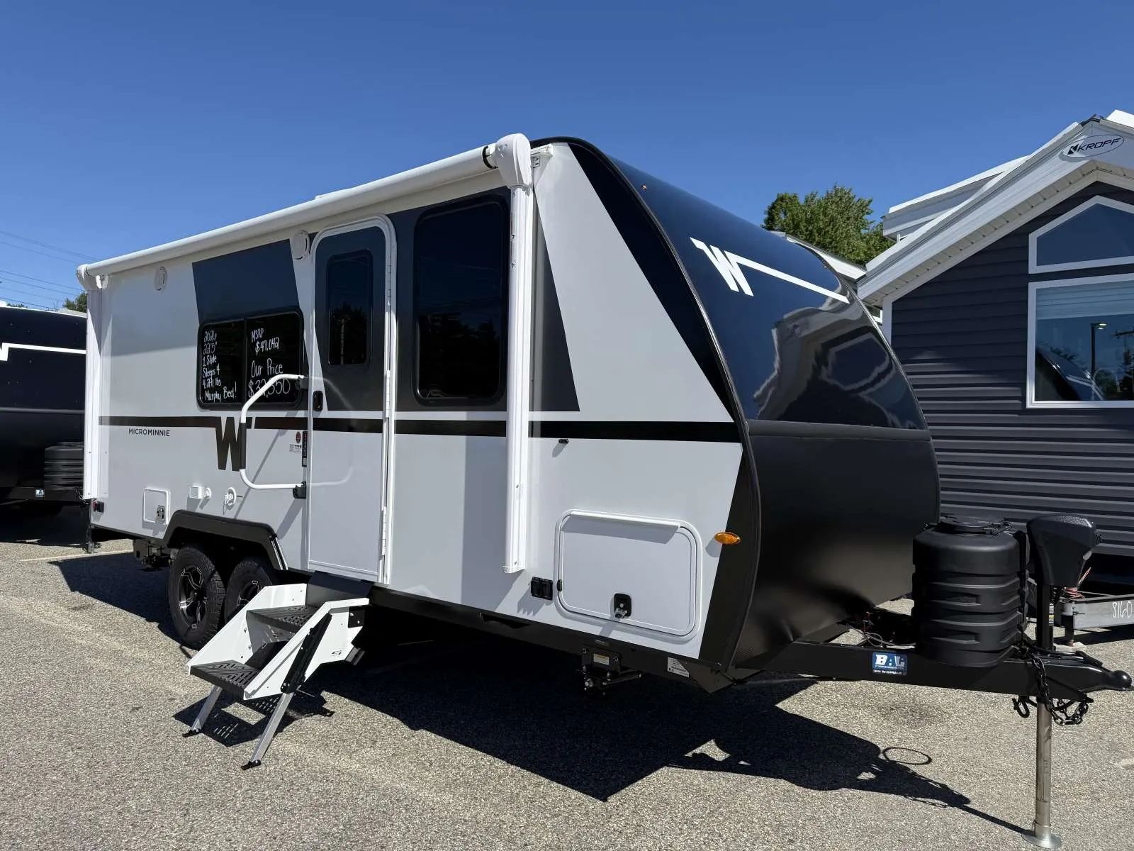 2026 Winnebago Micro Minnie 2108DS - Photo 2