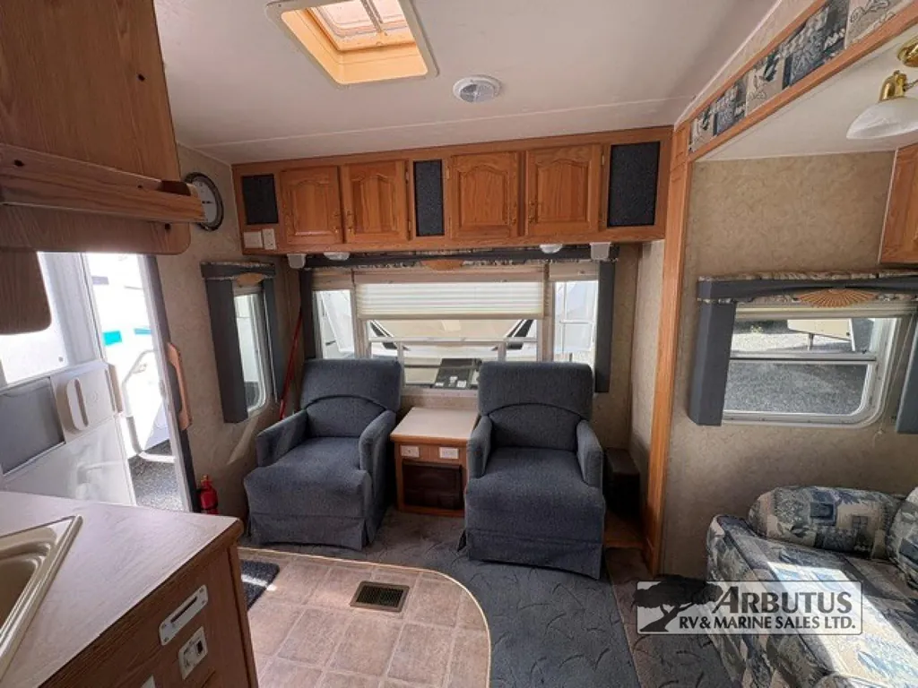 2005 Forest River Wildcat 27RL, Photos photo 20