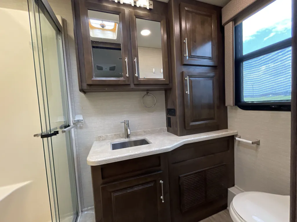 2019 Entegra Coach Emblem 36U, Photos photo 17