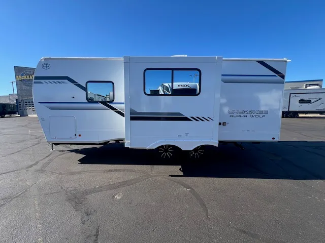 2026 Forest River Cherokee Alpha Wolf 21RB, Photos photo 5