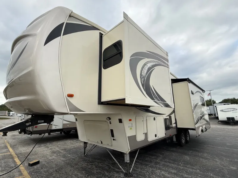 2019 Palomino Columbus 298RLC - Photo 2