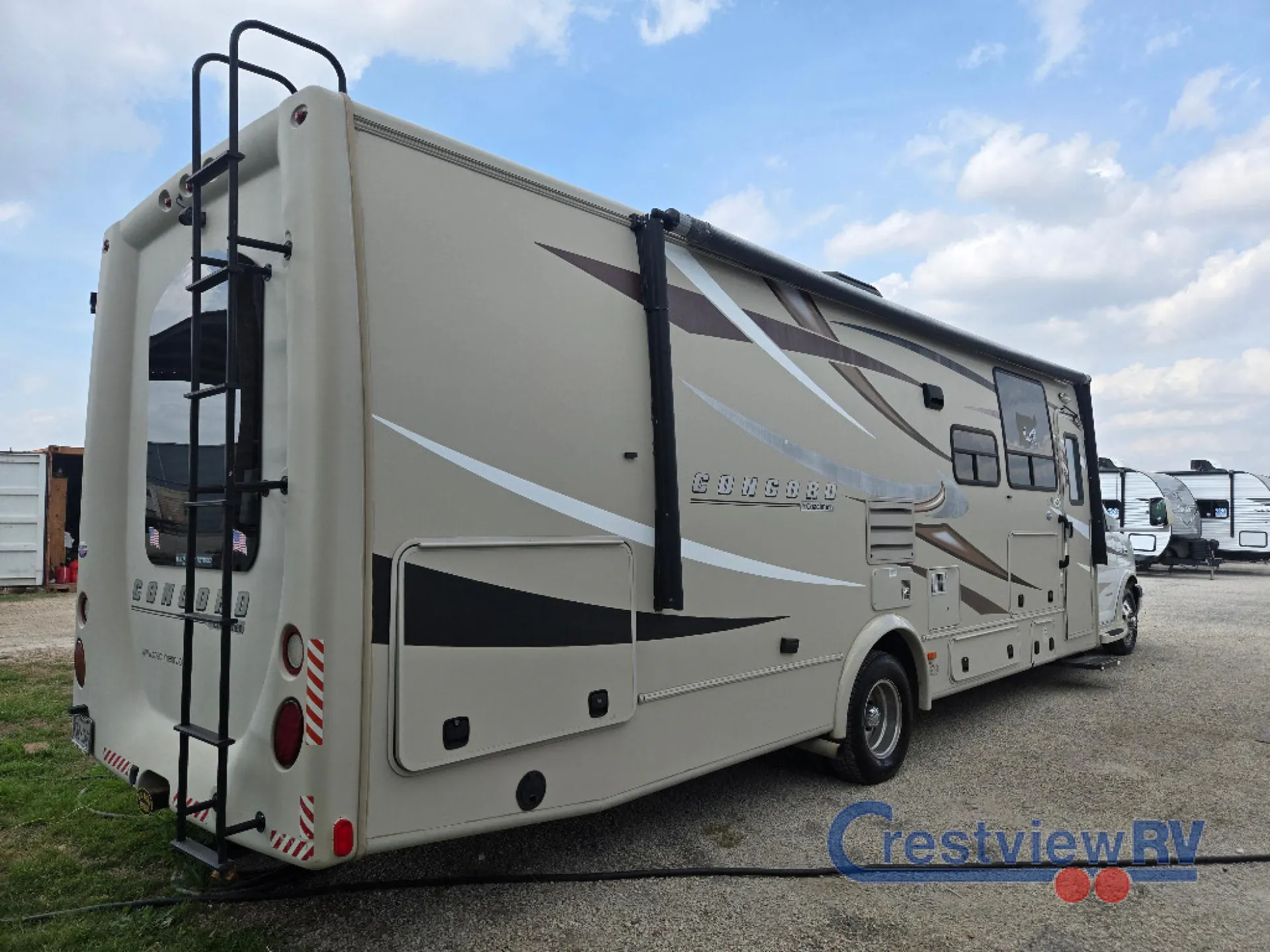 2015 Coachmen Concord 300DS - Photo 4
