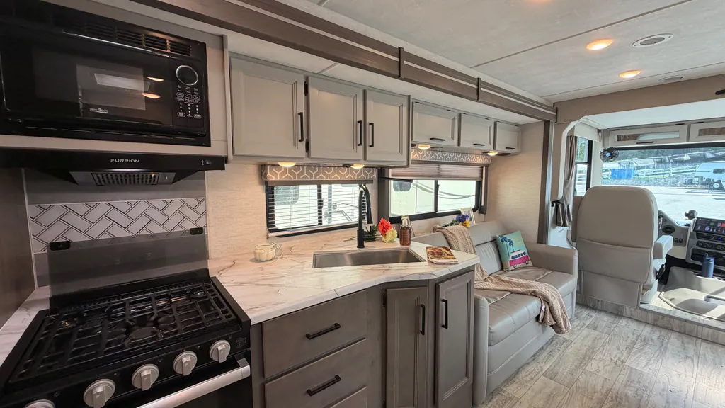 2025 Thor Motor Coach Freedom Traveler A29, Photos photo 7