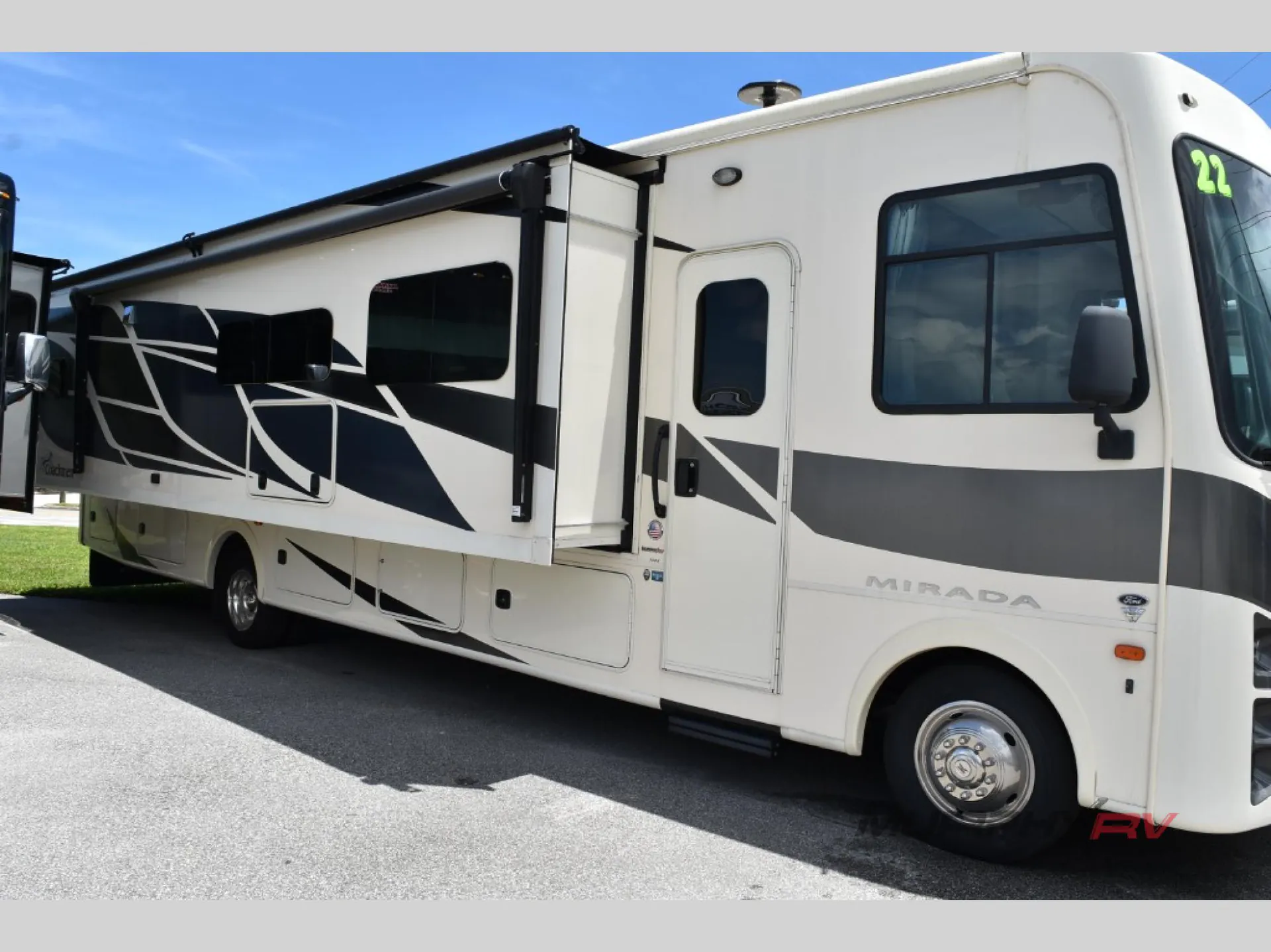 2022 Coachmen Mirada 35OS - Photo 3