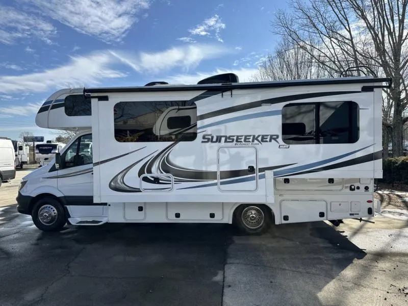 2020 Forest River Sunseeker MBS 2400W - Photo 4