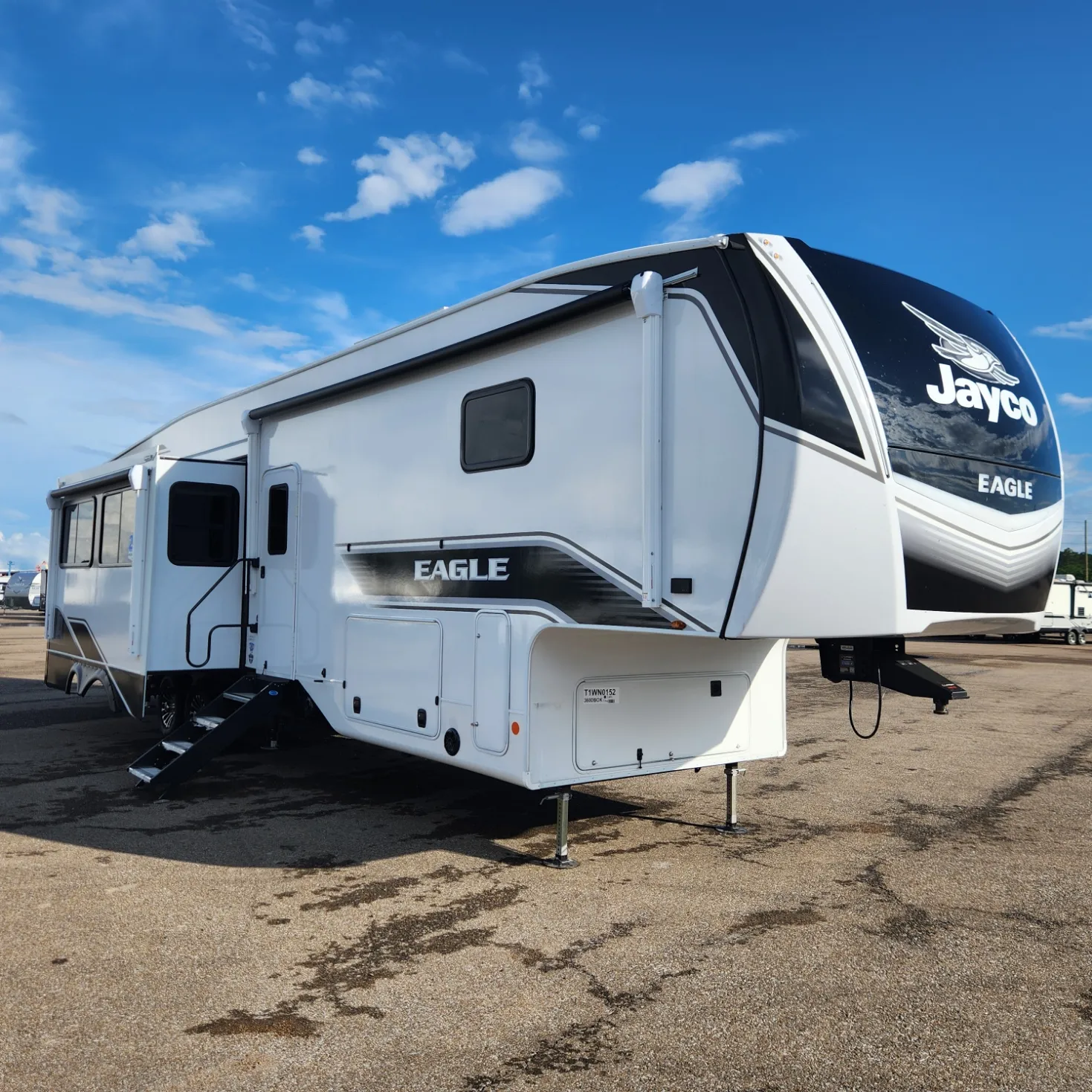 2026 Jayco Eagle 360DBOK - Photo 2