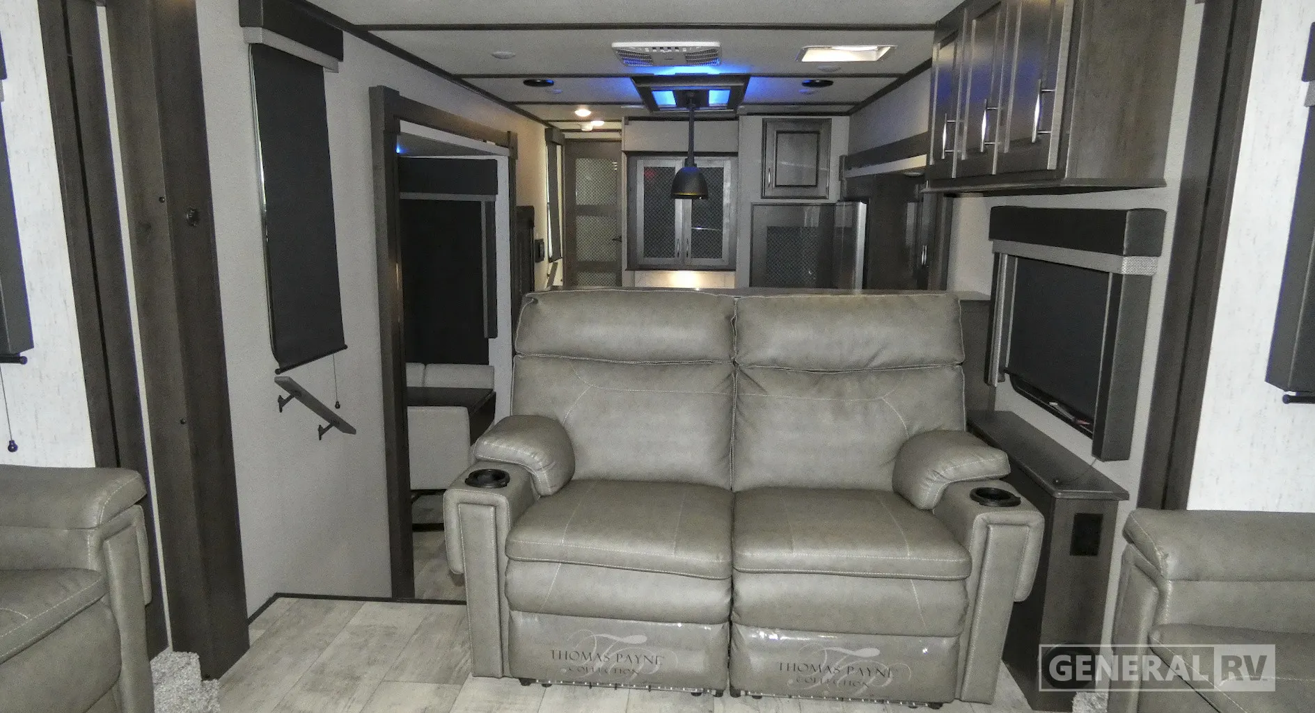 2021 Grand Design Momentum 376THS - Photo 3