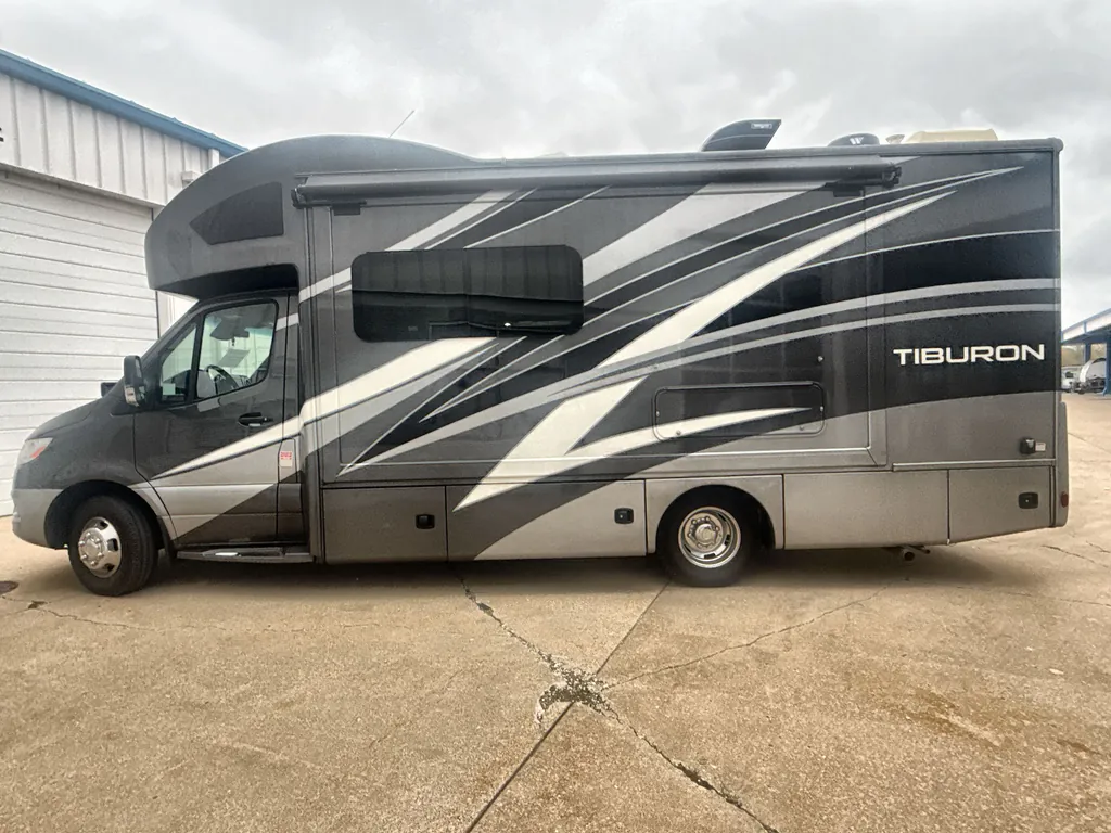 2022 Thor Motor Coach Tiburon 24FB, Photos photo 6