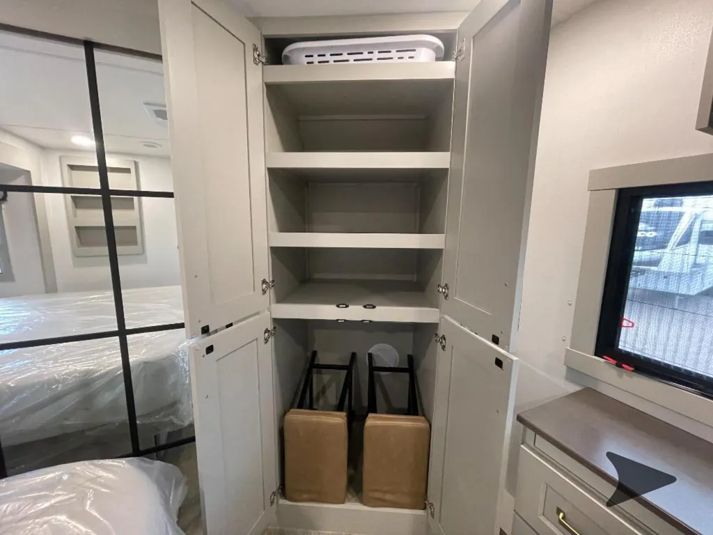 2026 Brinkley Model G 3950, Photos photo 62