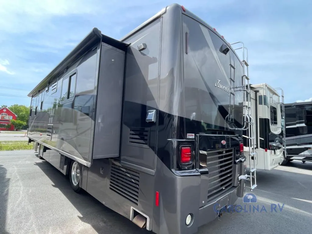 2009 Winnebago Journey 34Y - Photo 4