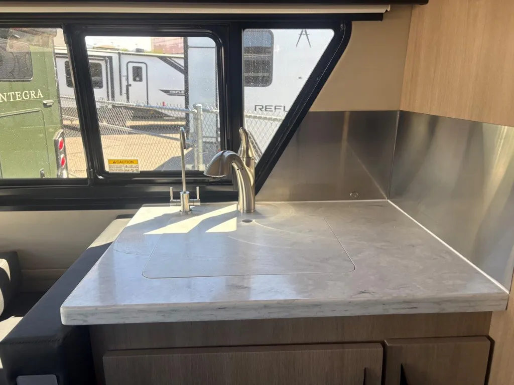 2025 Chinook RV Summit SS, Photos photo 21