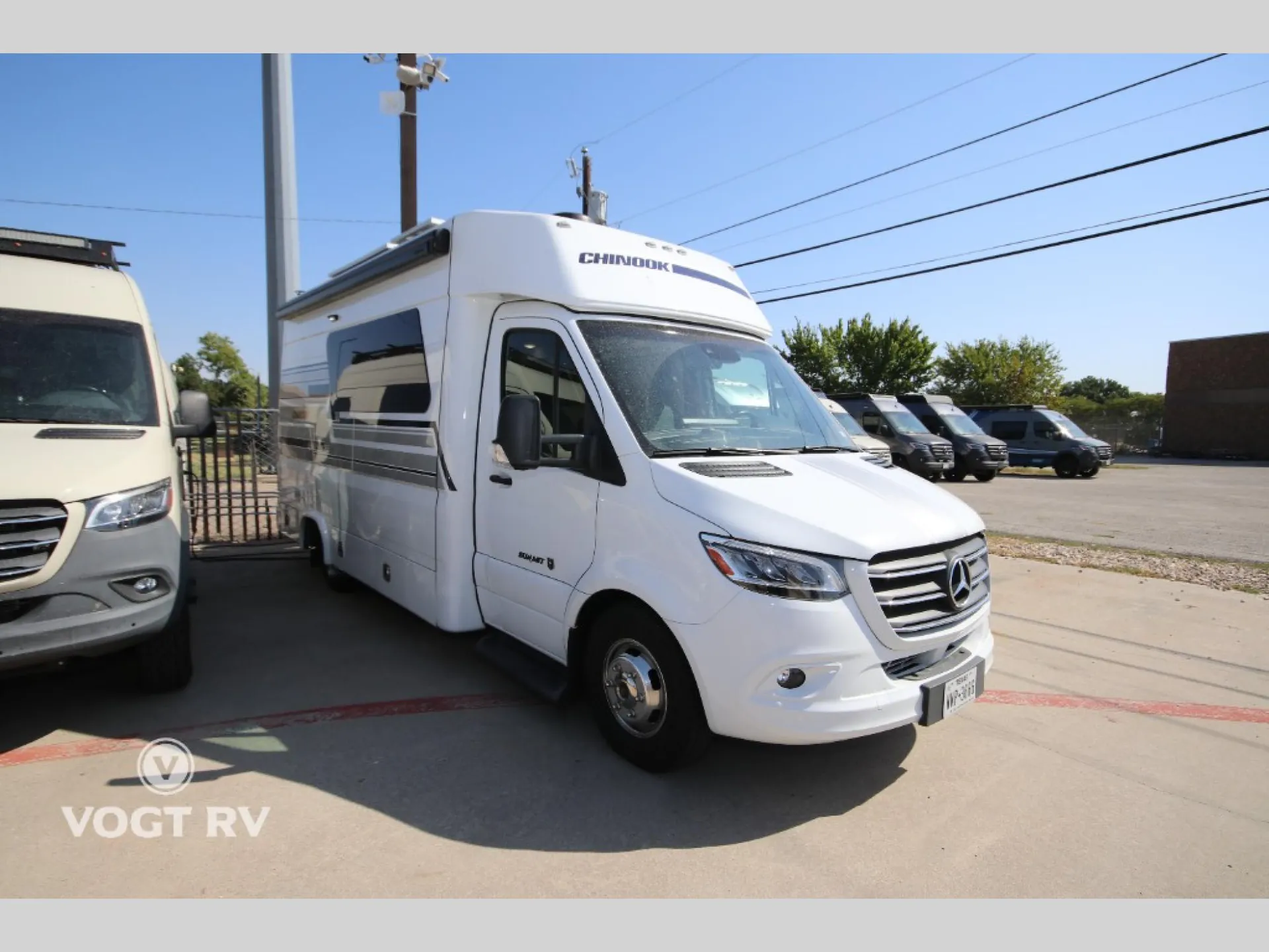 2024 Chinook RV Summit DS - Photo 2