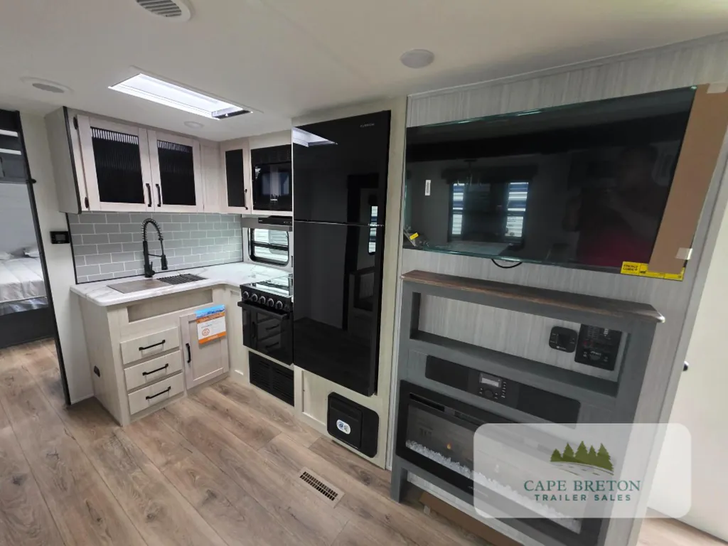 2027 Palomino Puma 337BH, Photos photo 5