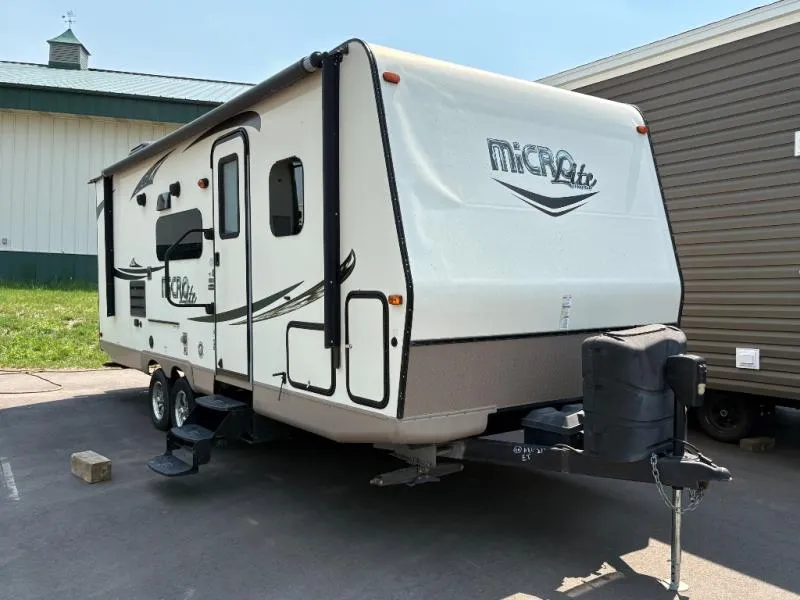 2017 Forest River RV Flagstaff Micro Lite 25BHS - Main photo