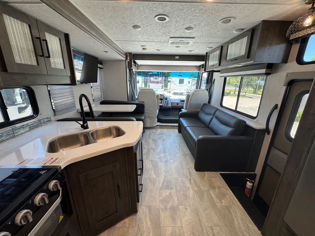 2024 Coachmen Pursuit 31BH, Photos photo 6