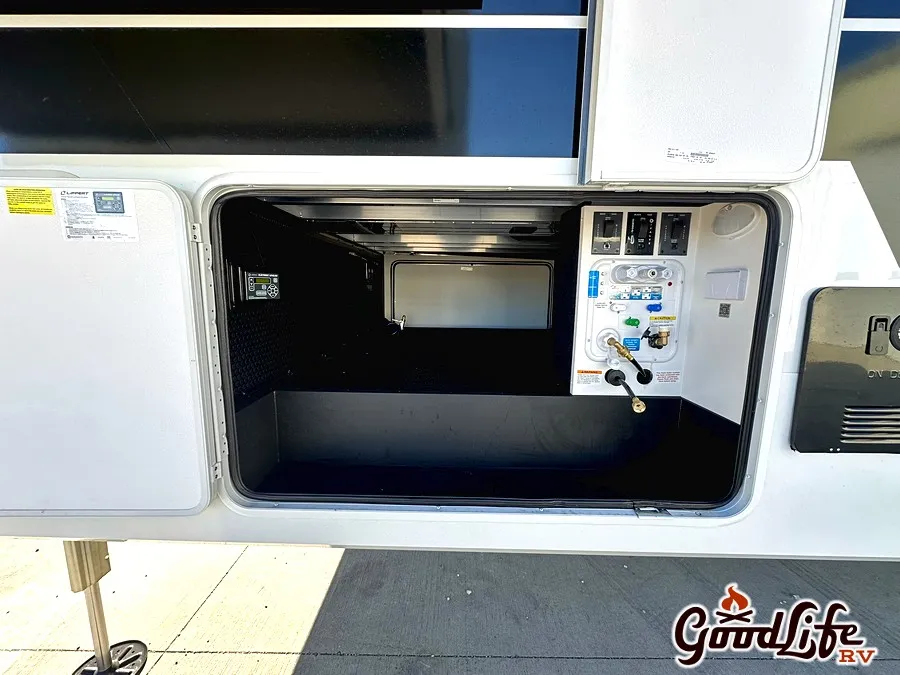2026 Brinkley Model Z 3515, Photos photo 14